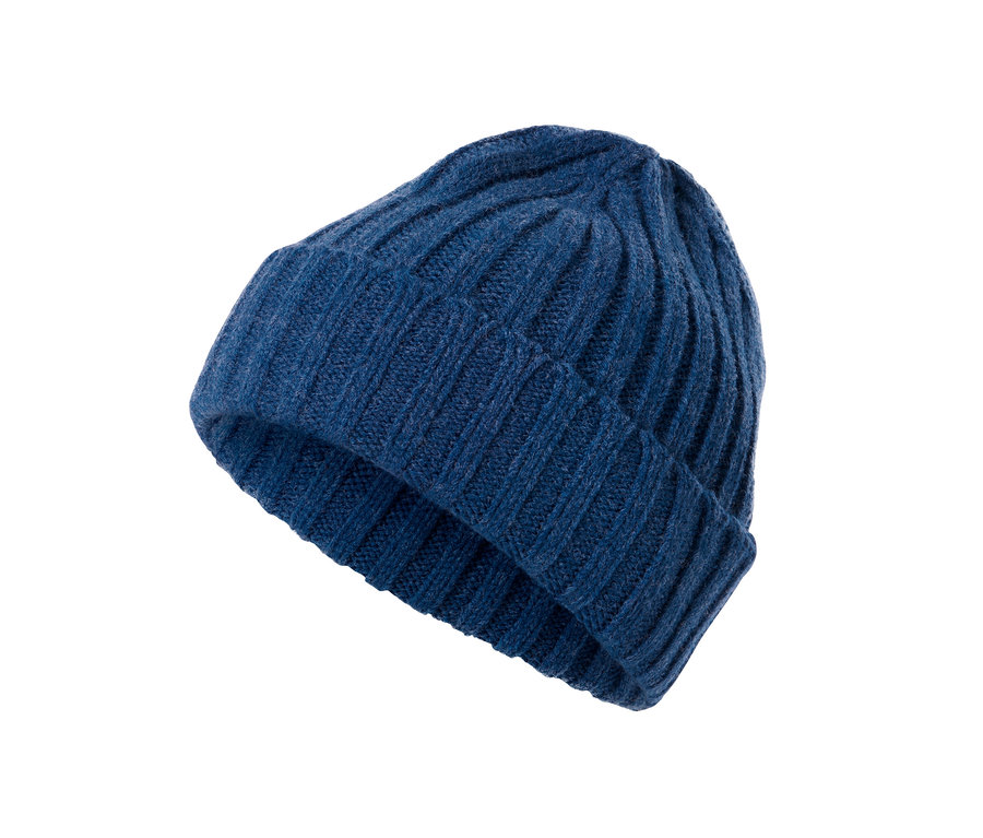 Bonnet en maille bleu.