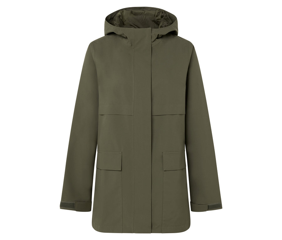 Une veste à capuche verte.