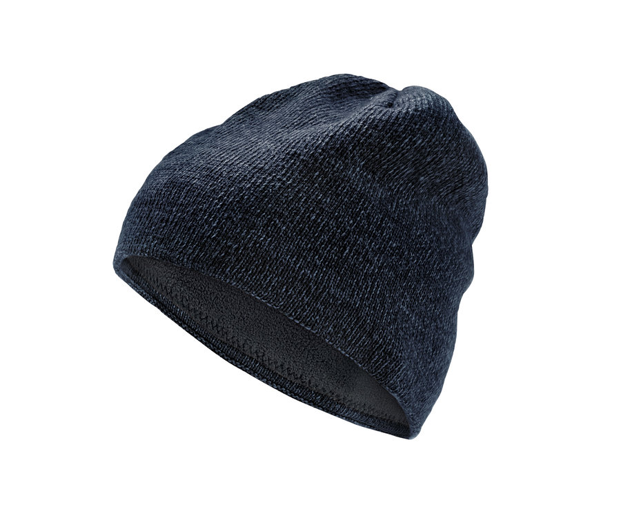 Bonnet en maille bleu foncé.