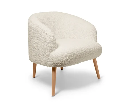 Fauteuil peluche bouclette avec pieds en bois.