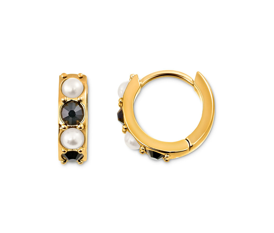 Deux boucles d'oreilles créoles dorées noir et blanc avec des détails noirs et blancs.