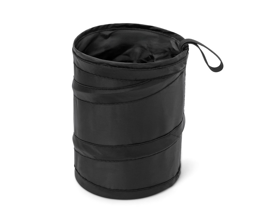 Une poubelle pliable noire.