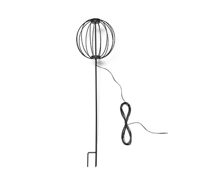 Une pique de jardin LED « Boule » noire sur fond blanc.