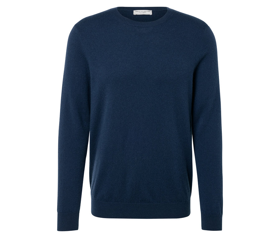 Pull bleu marine à manches longues.