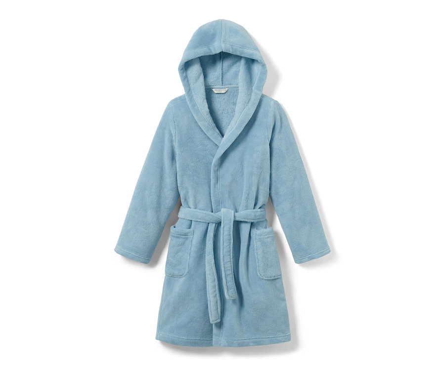 Un peignoir pour enfant bleu clair avec une capuche et une ceinture.