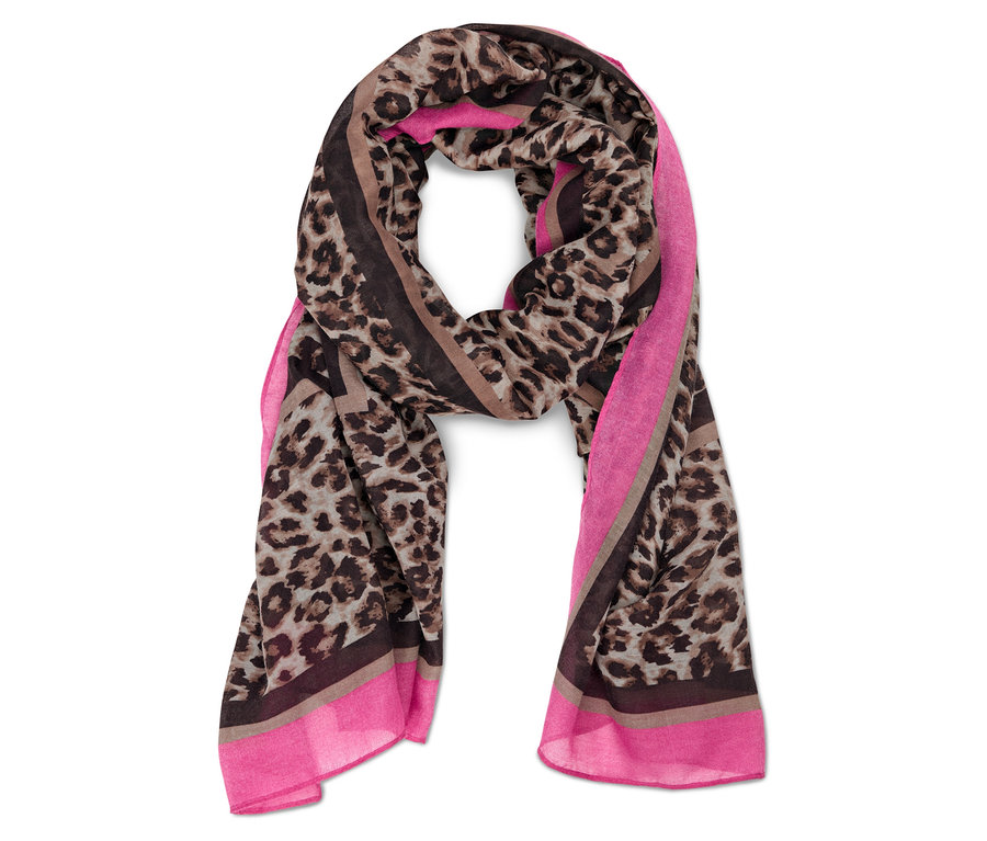 Écharpe à motif léopard avec des bordures roses.