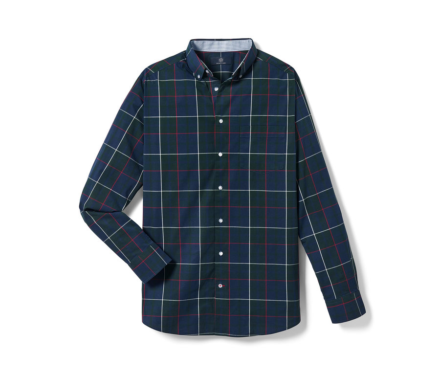 Chemise à carreaux bleue.