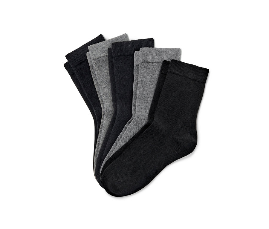 Cinq paires de chaussettes pour enfant en noir et gris.