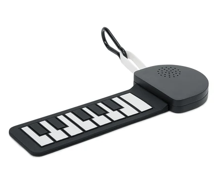 Un piano enroulable noir avec des touches blanches.