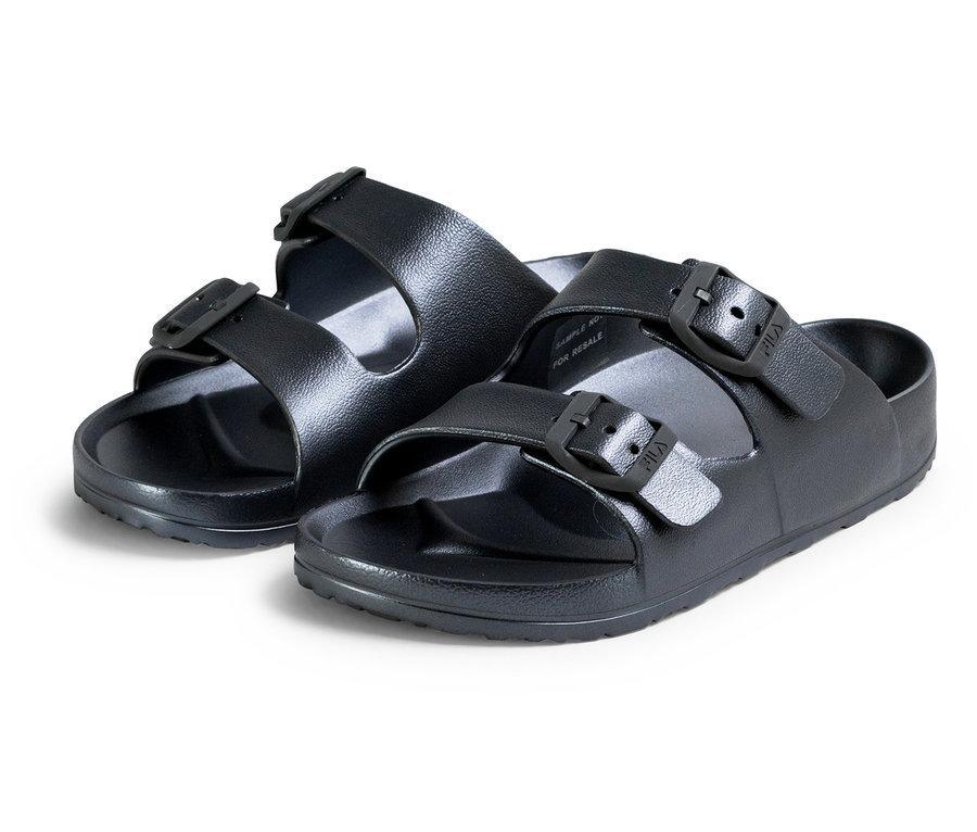 Deux mules noires FILA Matero pour femmes sont placées côte à côte.