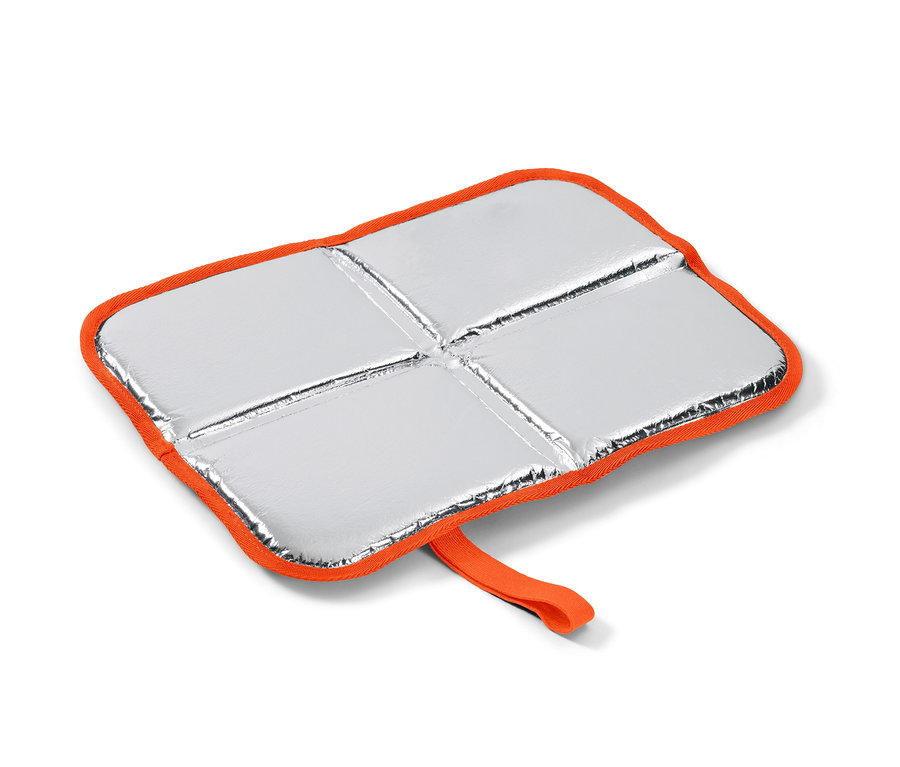 Coussin de siège pliable avec surface argentée et bordure orange.