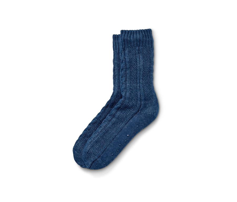 Chaussons-chaussettes bleues.