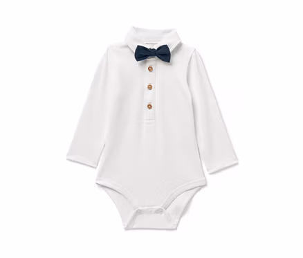 Body pour bébé blanc avec nœud papillon.