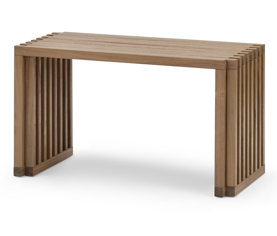 Un seul banc coulissant se dresse sur un fond blanc.