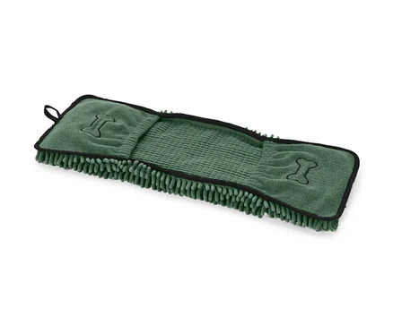 Serviette pour chien verte avec poches et broderie d'os.