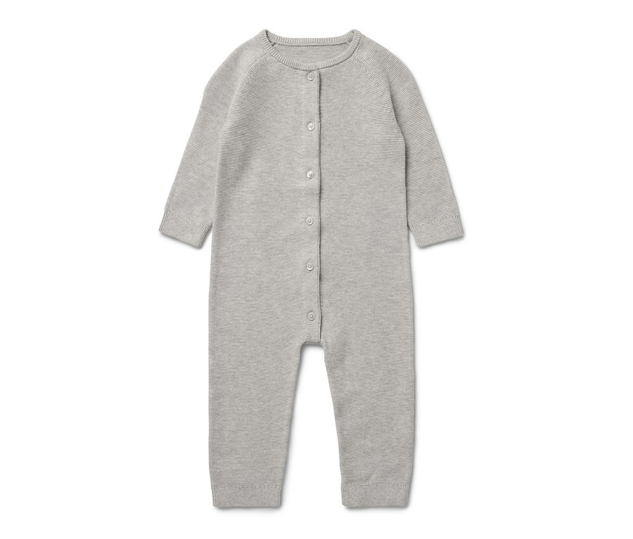 Combinaison en maille grise pour bébé avec boutons.