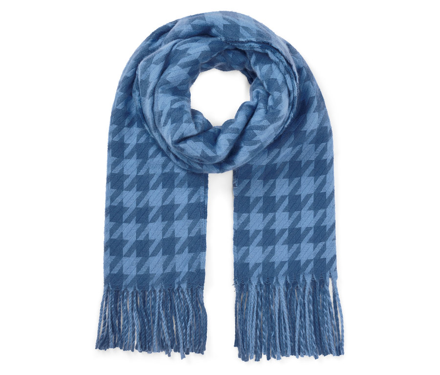 Écharpe bleue à motif pied-de-poule avec des franges sur fond blanc.