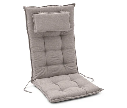 Un coussin de chaise de jardin gris rembourré avec un appui-tête est posé sur un fond blanc.