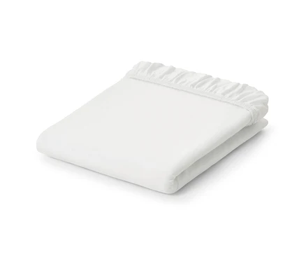 Drap-housse en jersey blanc plié.