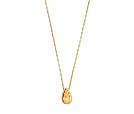 Collier en or avec pendentif en forme de goutte.