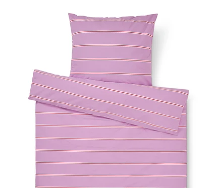 Linge de lit lilas à rayures rouges et blanches comprenant une taie d'oreiller et une housse de couette.