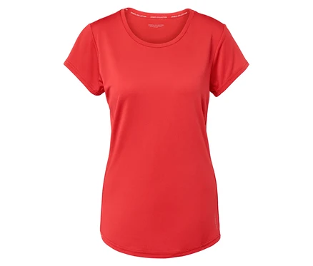 T-shirt rouge à manches courtes sur fond blanc.