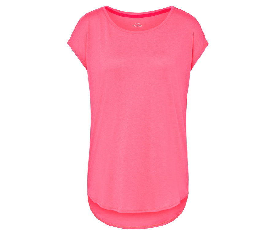 Détail d'un t-shirt rose à manches courtes pour femmes.