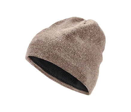 Bonnet en maille marron.