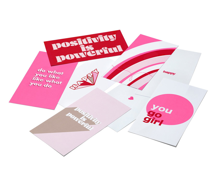 Un lot de cartes postales / mini cartes illustrées avec divers messages positifs et des motifs dans des tons roses.