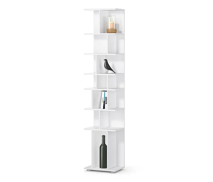 Une étagère blanche, env. 40 cm de largeur, avec des décorations comme un vase en verre, une statue d'oiseau, un livre et une bouteille.