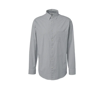 Chemise rayée à manches longues.