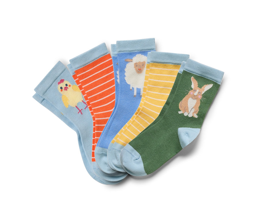 Cinq paires de chaussettes multicolores pour enfants avec des motifs d'animaux.