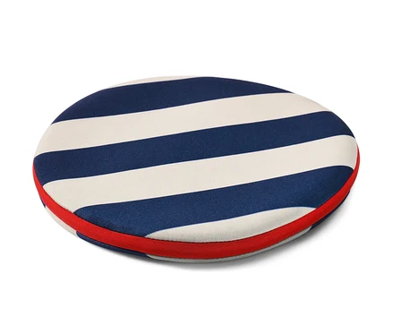 Disque volant de sport avec des rayures bleues et blanches et une bordure rouge.
