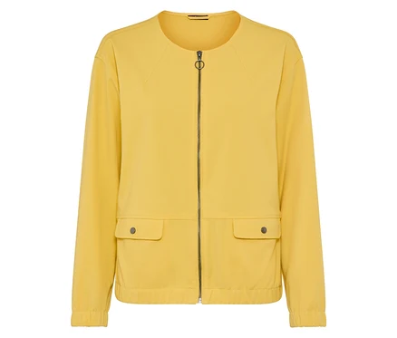 Veste jaune avec fermeture éclair et deux poches.