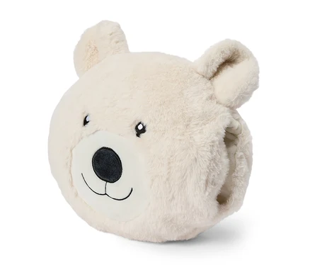Un coussin en peluche « Ours polaire » crème et moelleux, avec un visage brodé, des oreilles et une ouverture pour les mains.
