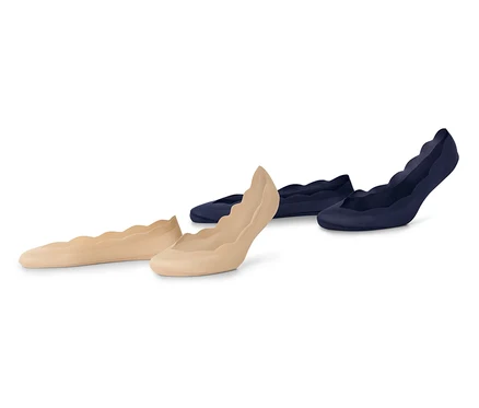 Deux paires de socquettes Magic Cut beiges et deux paires bleu marine.