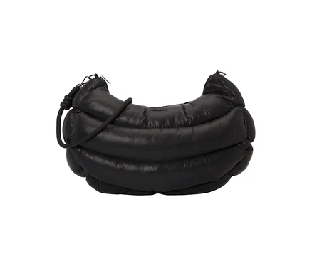 Sac FILA noir matelassé en forme de croissant avec une bandoulière en corde.