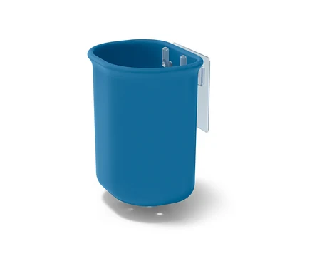 Organisateur de salle de bain bleu fixé au mur.