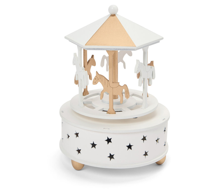 Carrousel en bois blanc avec étoiles et détails dorés.