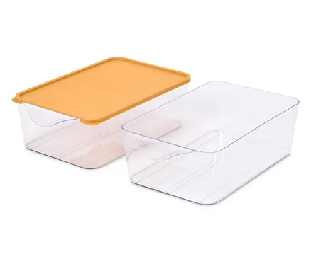 Deux boîtes de rangement transparentes, une avec un couvercle orange.