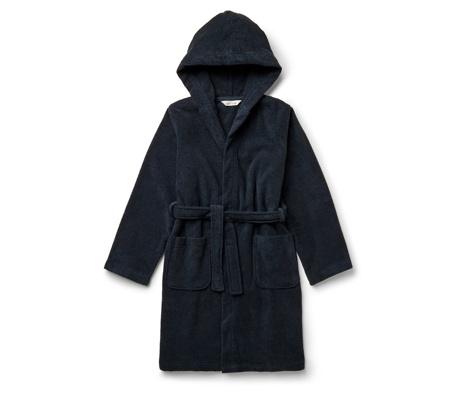 Peignoir bleu marine avec capuche, ceinture et poches.