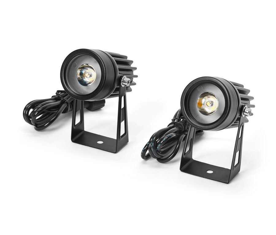 Deux spots solaires avec cadre noir et câble.