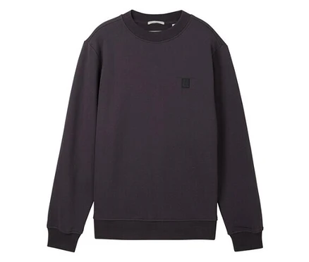 Sweat-shirt bleu foncé à manches longues avec un petit logo.