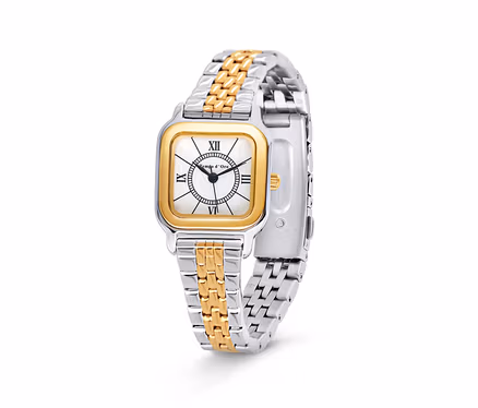Gros plan d'une montre pour femme bicolore en acier inoxydable avec un cadran carré de couleur or.