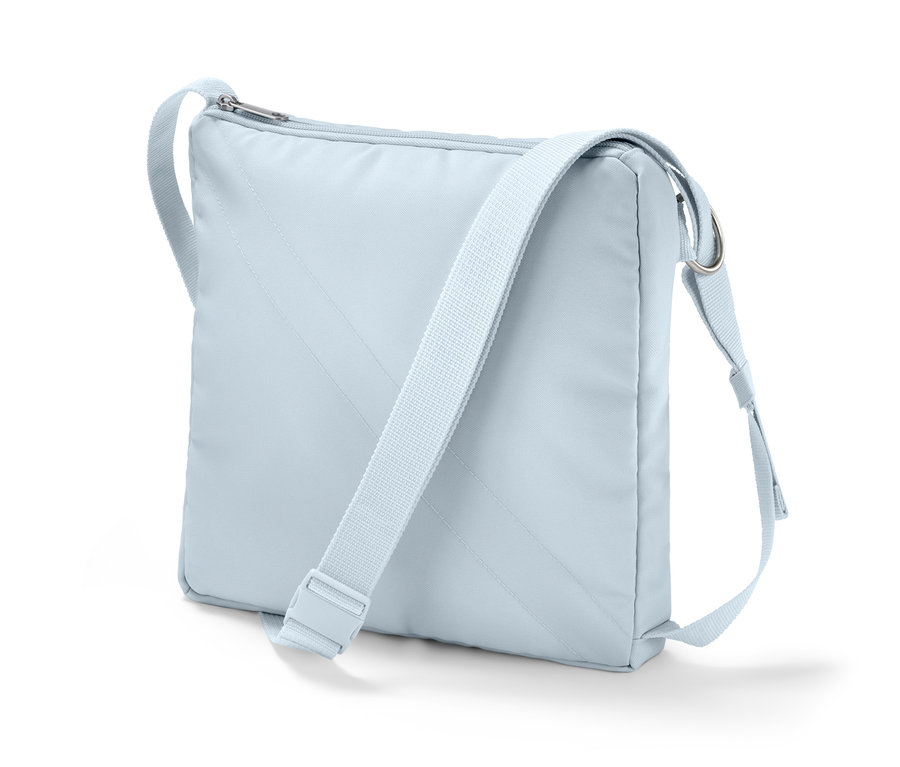 Sac à bandoulière 2 en 1 bleu clair avec fermeture éclair argentée.