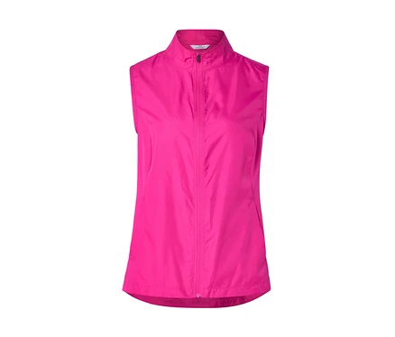 Gros plan d'un gilet rose sans manches zippé avec un col montant sur fond blanc.
