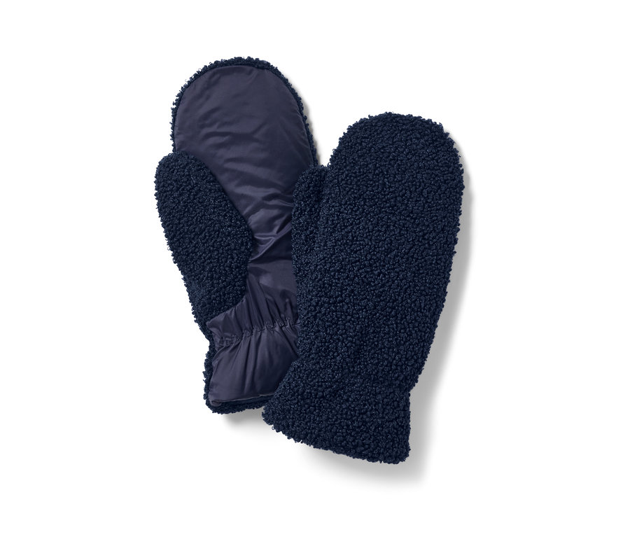 Deux moufles bleu marine.