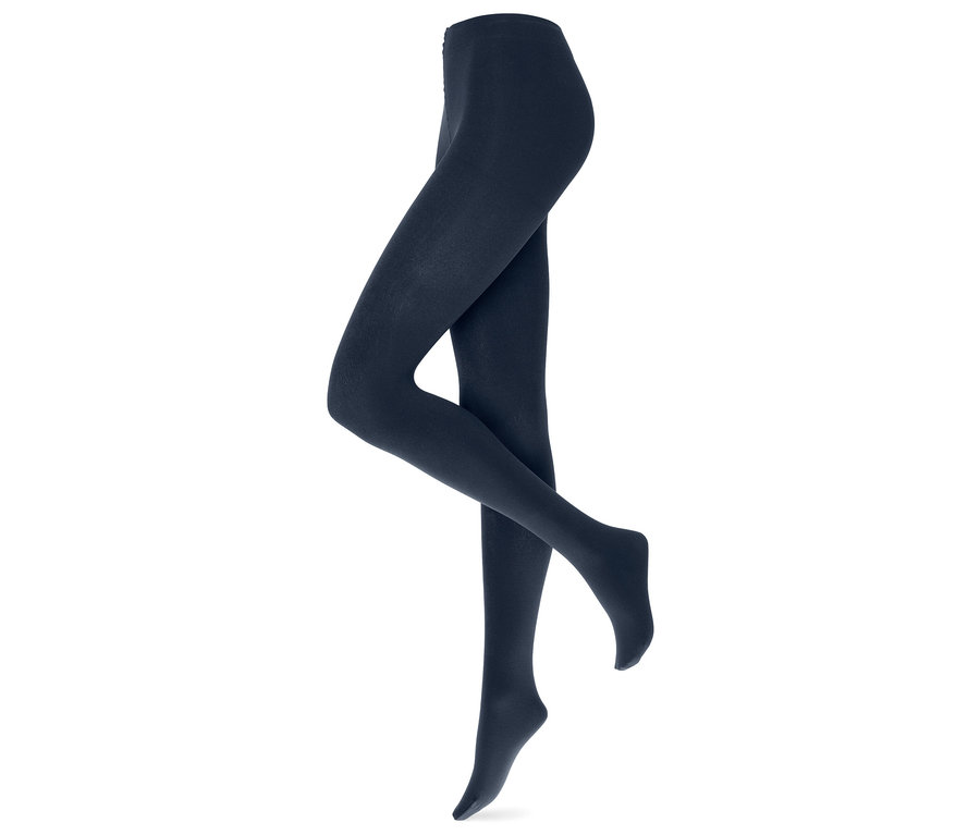 Jambes d'un mannequin portant des collants sur fond blanc.