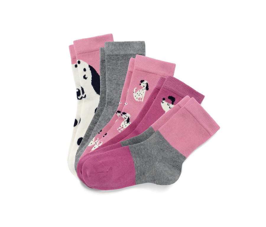 Cinq paires de chaussettes pour enfant, gris et rose, avec des motifs de dalmatiens.