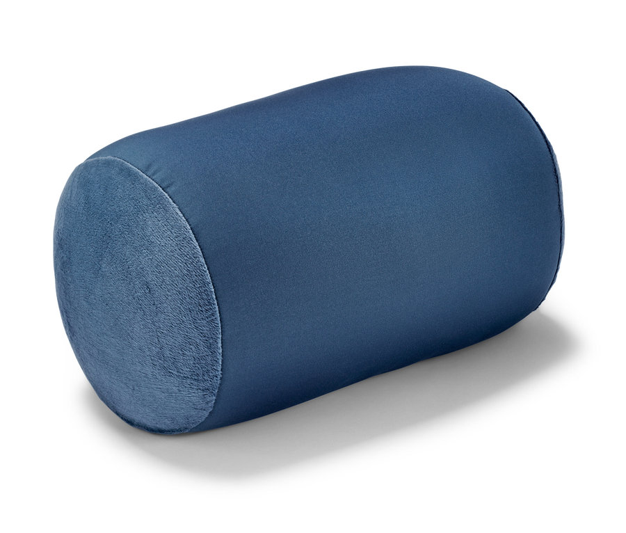Un coussin de relaxation bleu sur un fond blanc.